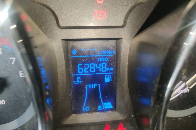 Used FAW Yingzhi G3 2014 1.5L Manual ZhiZun Edition Odometer Close Up