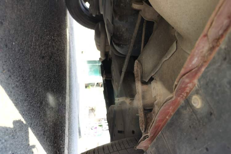 Used FAW Yingzhi G3 2014 1.5L Manual ZhiZun Edition Chassis Rear Left