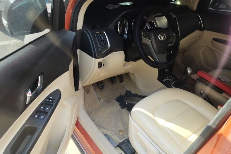 Used FAW Yingzhi G3 2014 1.5L Manual ZhiZun Edition Driver Seat