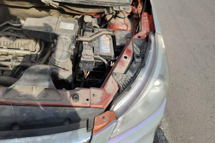 Used FAW Yingzhi G3 2014 1.5L Manual ZhiZun Edition Engine Bay Left