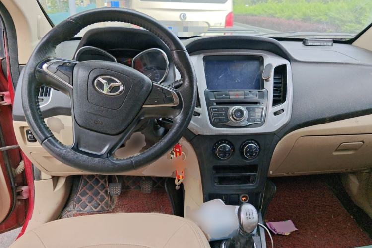 Used FAW Yingzhi G3 2014 1.5L Manual Zhihao Edition Center Console