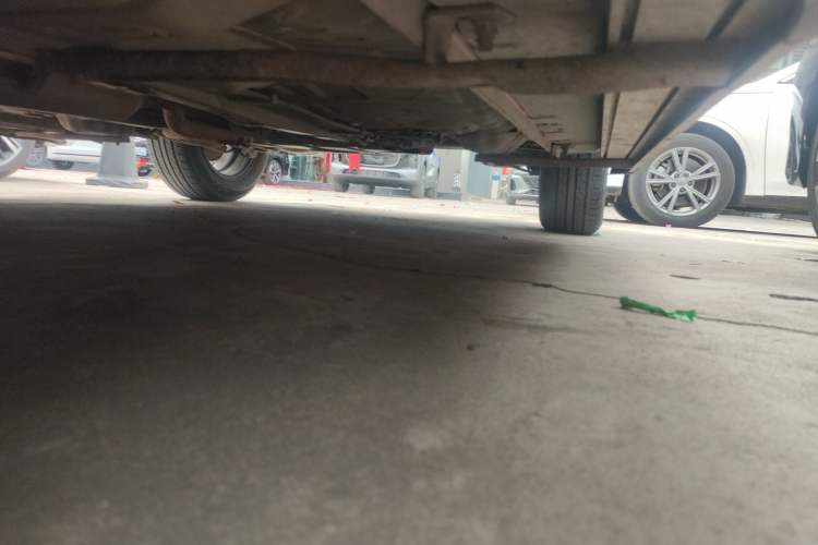 Used FAW Yingzhi G3 2014 1.5L Manual Zhihao Edition Chassis Front Left