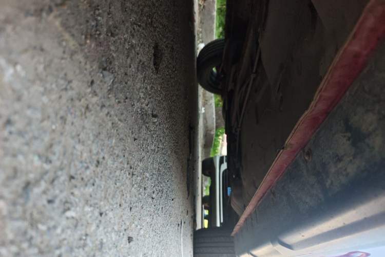 Used FAW Yingzhi G3 2014 1.5L Manual ZhiZun Edition Chassis Front Left