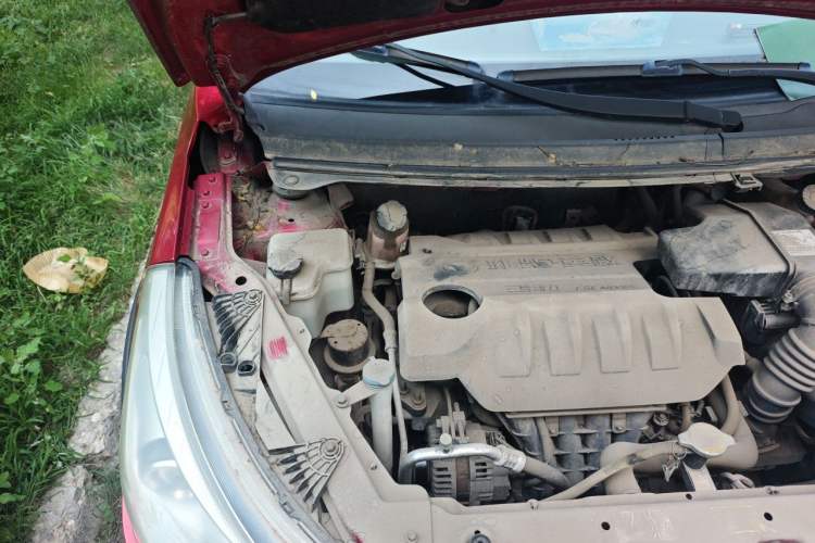 Used FAW Yingzhi G3 2014 1.5L Manual ZhiZun Edition Engine Bay Right