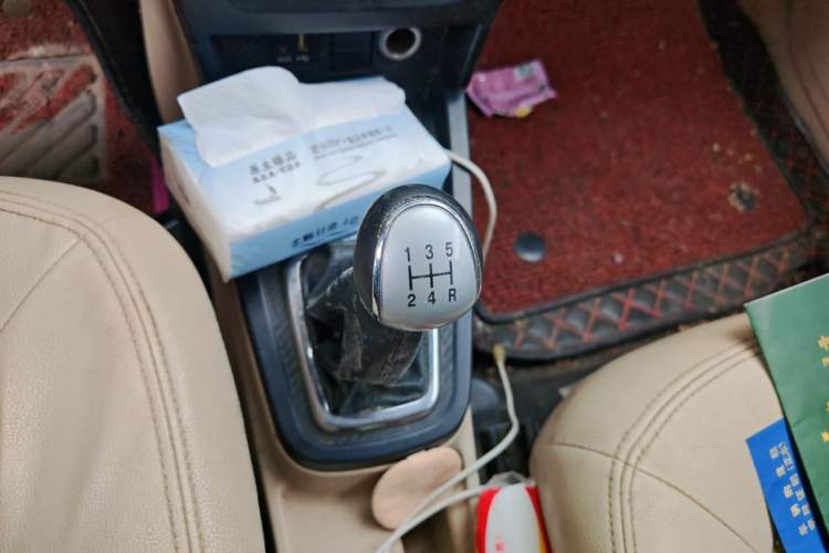 Used FAW Yingzhi G3 2014 1.5L Manual Zhihao Edition Gear Lever