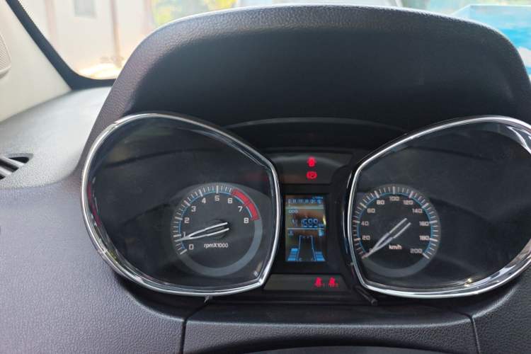 Used FAW Yingzhi G3 2014 1.5L Manual ZhiZun Edition Instrument Cluster