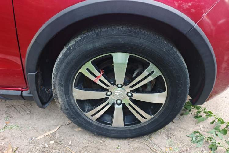 Used FAW Yingzhi G3 2014 1.5L Manual ZhiZun Edition Right Front Wheel Hub