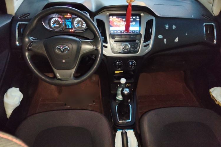 Used FAW Yingzhi G3 2014 1.5L Manual Zhihui Model Center Console