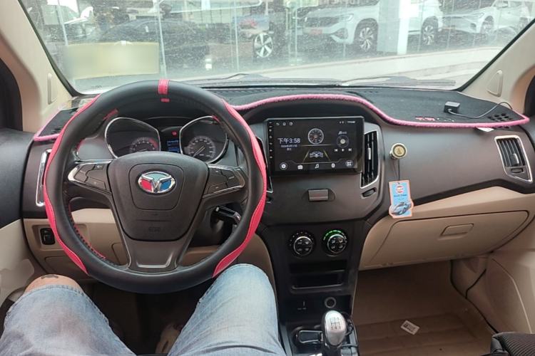 Used FAW Yingzhi G3 2014 1.5L Manual Zhihao Edition Center Console