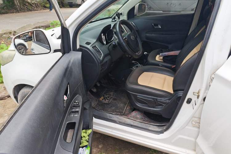Used FAW Yingzhi G3 2014 1.5L Manual Zhihui Model Driver Seat