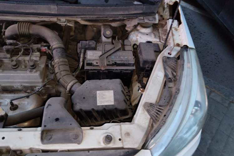 Used FAW Yingzhi G3 2014 1.5L Manual Zhihui Model Engine Bay Left