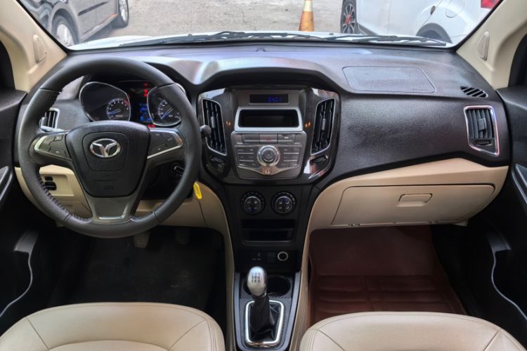 Used FAW Yingzhi G3 2014 1.5L Manual Zhihao Edition Interior 1