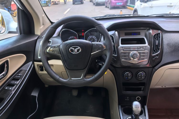 Used FAW Yingzhi G3 2014 1.5L Manual Zhihao Edition Interior 3