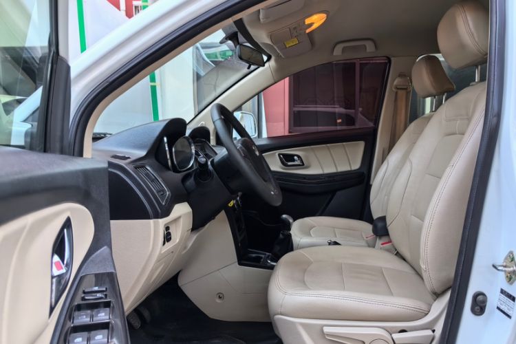 Used FAW Yingzhi G3 2014 1.5L Manual Zhihao Edition Interior 4