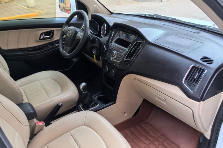 Used FAW Yingzhi G3 2014 1.5L Manual Zhihao Edition Interior 6