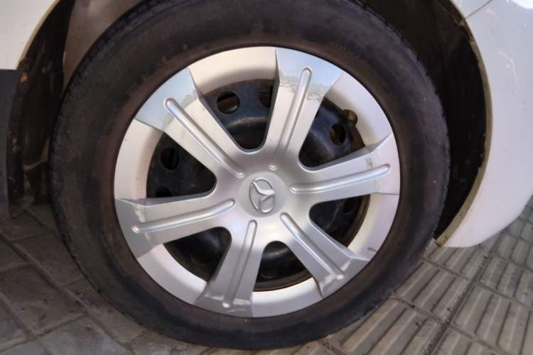 Used FAW Yingzhi G3 2014 1.5L Manual Zhihui Model Right Front Wheel Hub