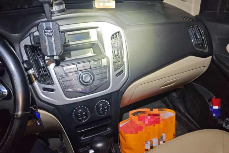 Used FAW Yingzhi G3 2015 1.5L CVT Zhihao Edition Audio And AC Panel