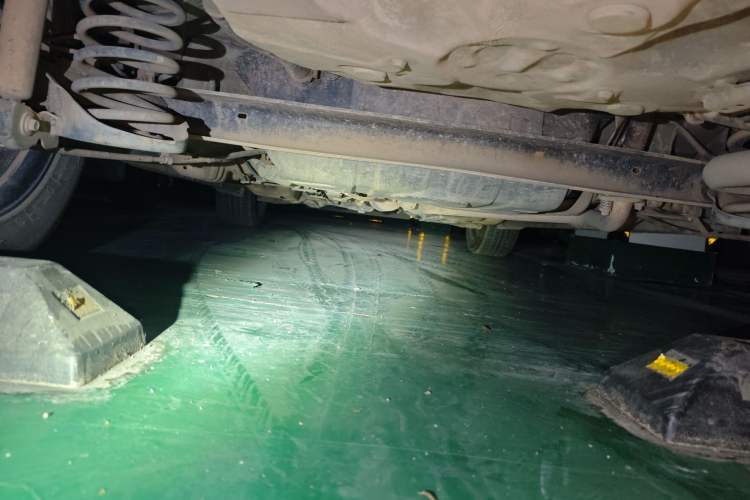 Used FAW Yingzhi G3 2015 1.5L CVT Zhihao Edition Chassis Rear
