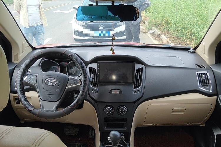 Used FAW Yingzhi G3 2015 1.5L CVT Zhihao Edition Center Console
