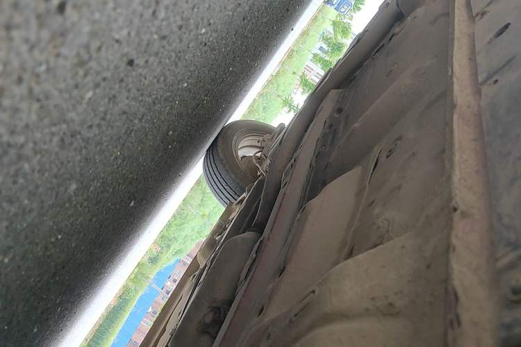 Used FAW Yingzhi G3 2015 1.5L CVT Zhihao Edition Chassis Front Right