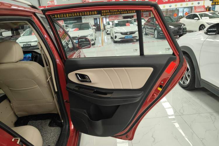Used FAW Yingzhi G3 2015 1.5L CVT Zhihao Edition Interior 6