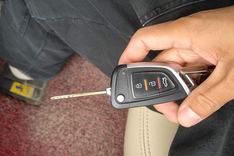 Used FAW Yingzhi G3 2015 1.5L CVT Zhihao Edition Vehicle Key