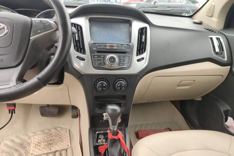 Used FAW Yingzhi G3 2015 1.5L CVT Zhihao Edition Audio And AC Panel