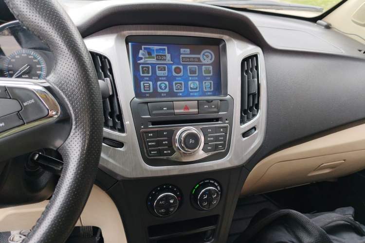 Used FAW Yingzhi G3 2015 1.5L CVT Prestige Edition Audio And AC Panel