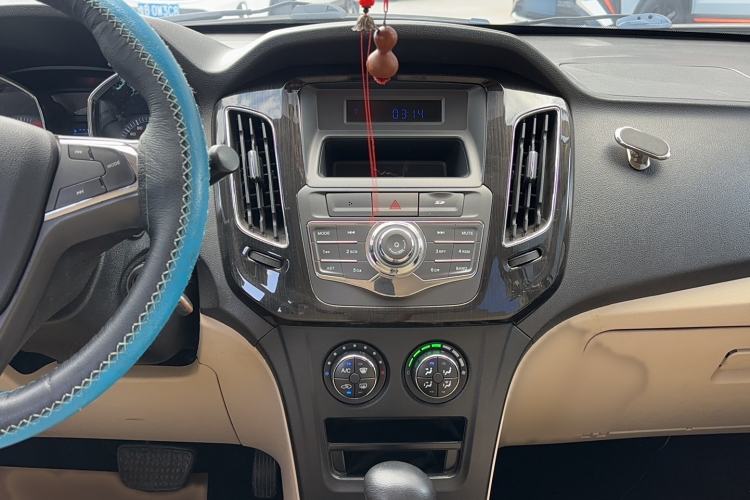 Used FAW Yingzhi G3 2015 1.5L CVT Zhihao Edition Audio And AC Panel