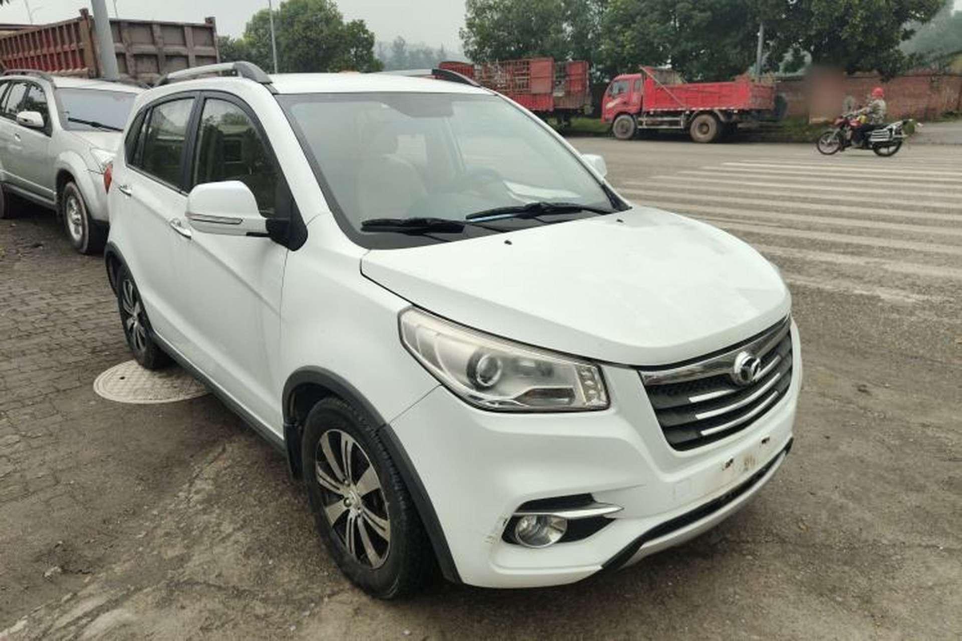 Used FAW Yingzhi G3 2015 1.5L CVT Zhihao Edition Front Right 45 Deg