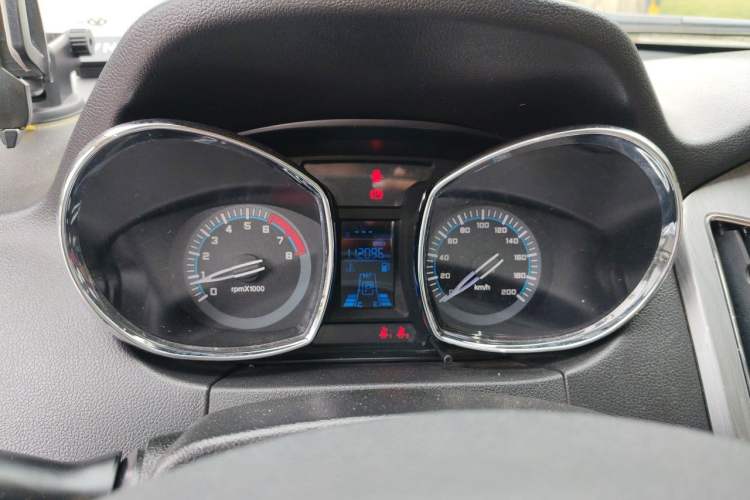 Used FAW Yingzhi G3 2015 1.5L CVT Prestige Edition Instrument Cluster