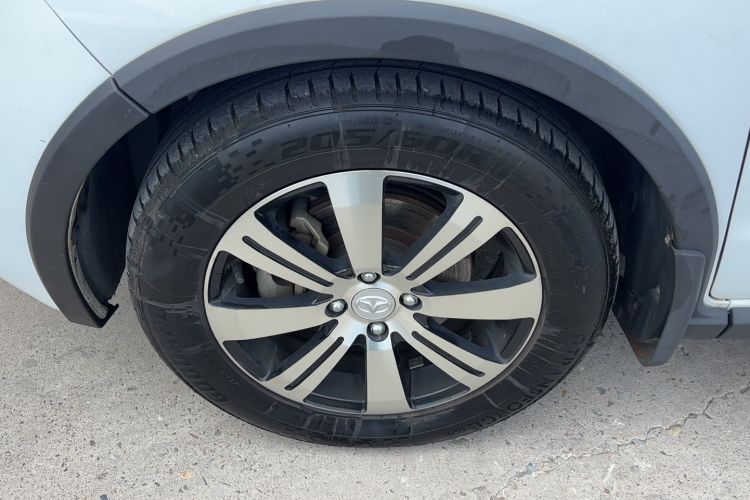 Used FAW Yingzhi G3 2015 1.5L CVT Zhihao Edition Left Front Wheel Hub