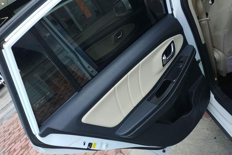 Used FAW Yingzhi G3 2015 1.5L CVT Zhihao Edition Left Rear Door Interior