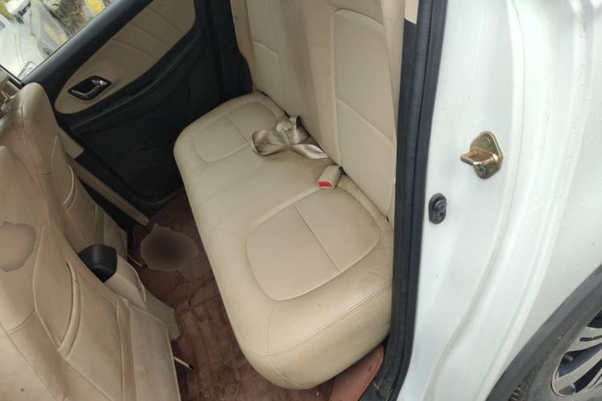 Used FAW Yingzhi G3 2015 1.5L CVT Zhihao Edition Left Rear Seat