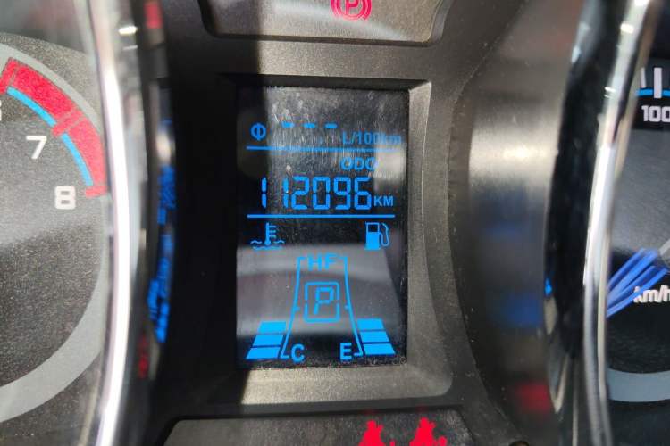 Used FAW Yingzhi G3 2015 1.5L CVT Prestige Edition Odometer Close Up
