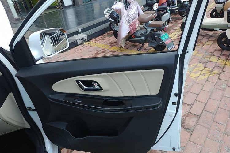 Used FAW Yingzhi G3 2015 1.5L CVT Zhihao Edition Right Front Door Interior