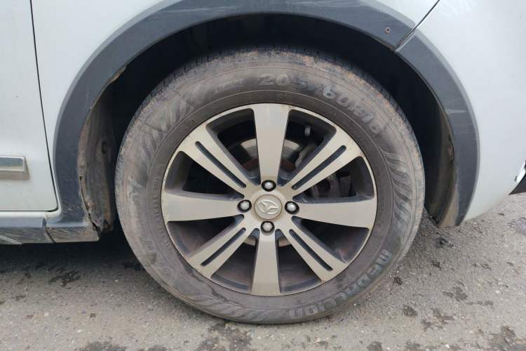 Used FAW Yingzhi G3 2015 1.5L CVT Prestige Edition Right Front Wheel Hub