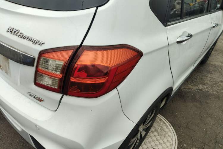 Used FAW Yingzhi G3 2015 1.5L CVT Zhihao Edition Right Rear Taillight