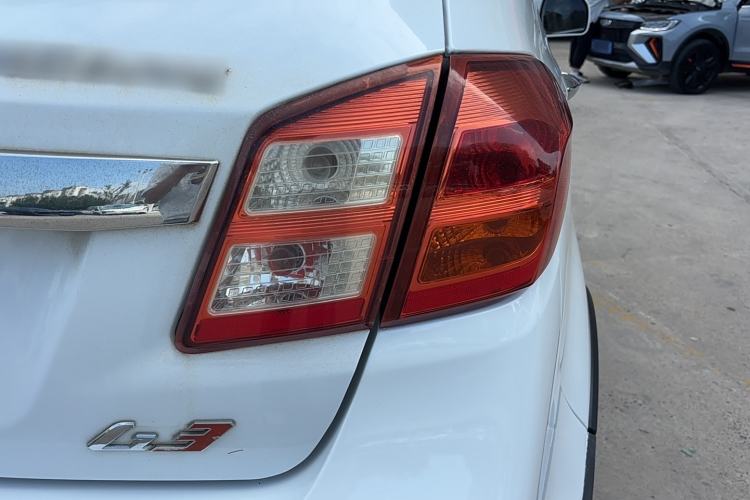 Used FAW Yingzhi G3 2015 1.5L CVT Zhihao Edition Right Rear Taillight