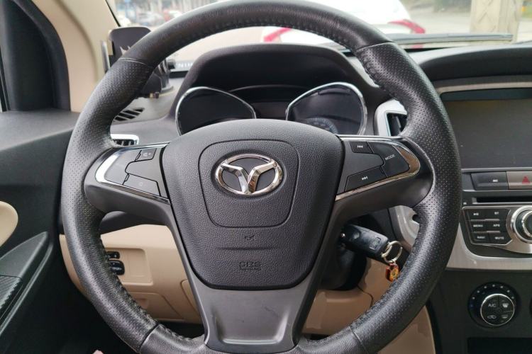 Used FAW Yingzhi G3 2015 1.5L CVT Prestige Edition Steering Wheel