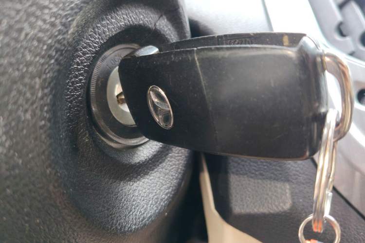 Used FAW Yingzhi G3 2015 1.5L CVT Prestige Edition Vehicle Key