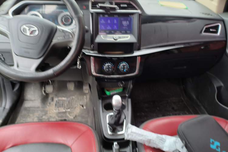 Used FAW Yingzhi G3 2016 G3S 1.5L Manual Elite Edition Audio And AC Panel