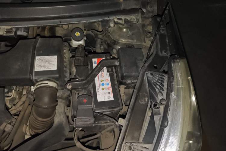 Used FAW Yingzhi G3 2016 1.5L Manual Comfort Edition Engine Bay Left