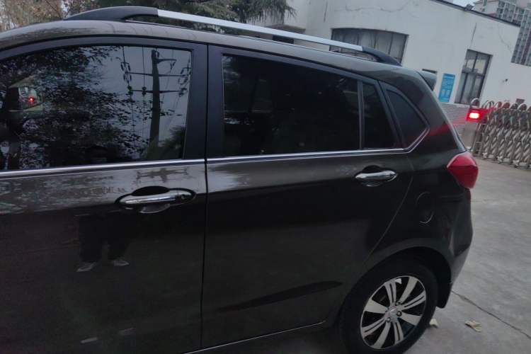 Used FAW Yingzhi G3 2016 1.5L Manual Luxury Edition Exterior 10