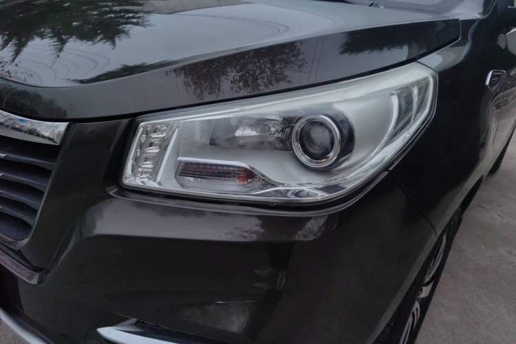 Used FAW Yingzhi G3 2016 1.5L Manual Luxury Edition Left Front Headlight