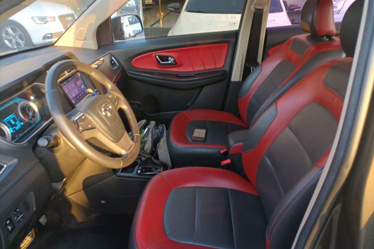 Used FAW Yingzhi G3 2016 G3S 1.5L CVT Luxury Navigation Edition Left Front Seat