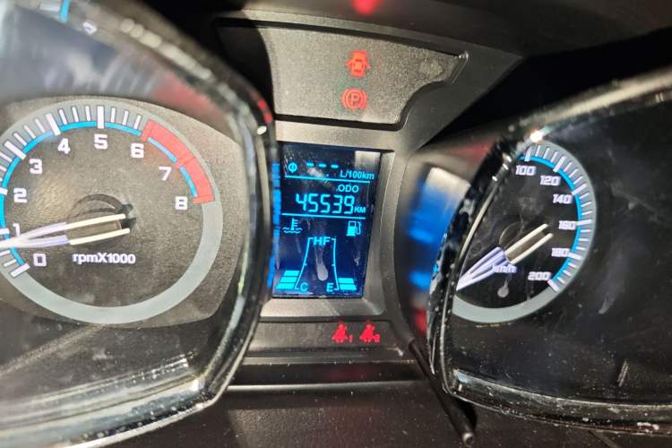 Used FAW Yingzhi G3 2016 1.5L Manual Comfort Edition Odometer Close Up