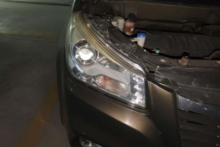 Used FAW Yingzhi G3 2016 1.5L Manual Comfort Edition Right Front Headlight