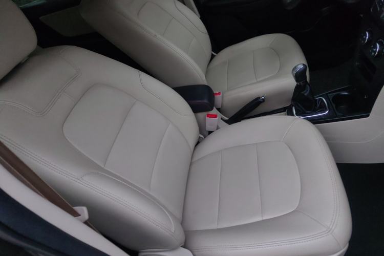 Used FAW Yingzhi G3 2016 1.5L Manual Luxury Edition Right Front Seat