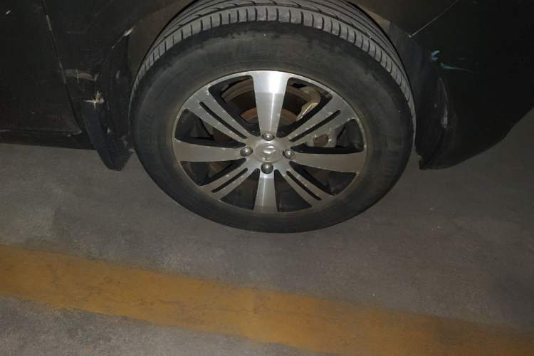 Used FAW Yingzhi G3 2016 1.5L Manual Comfort Edition Right Front Wheel Hub